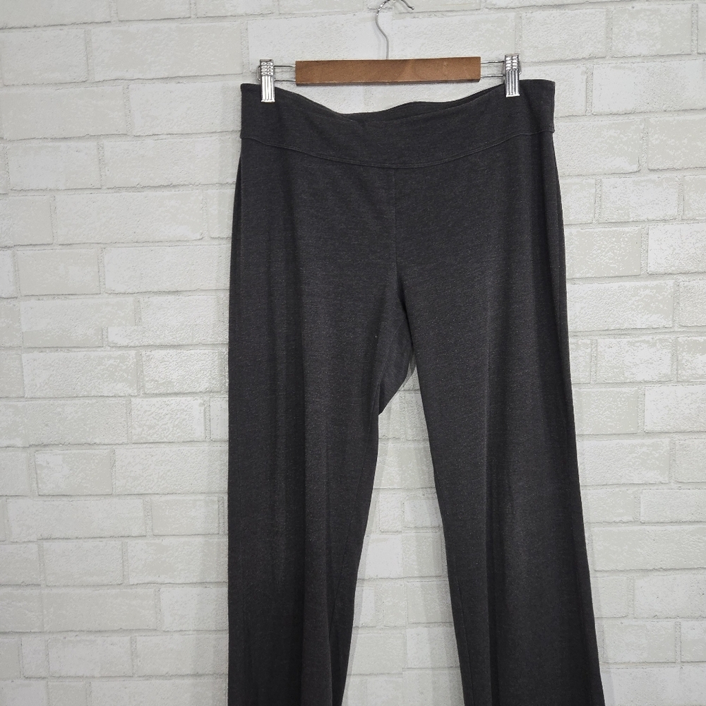 Energy Zone dark gray athletic bottoms - Picture 2 of 12